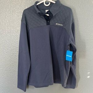 Columbia// New with Tags Men’s 3/4 button blue quilted Sweatshirt size large